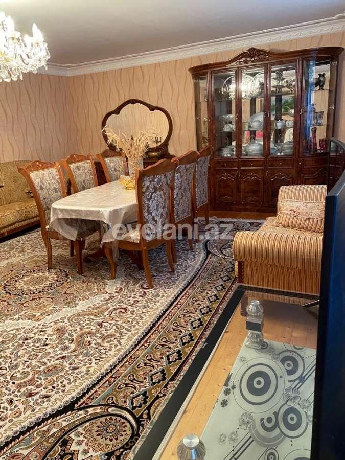Satılır, köhnə tikili, 3 otaqlı, 150 m², Bakı, Binəqədi r, 8-ci mikrorayon q.