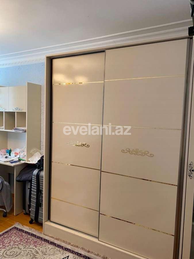 Satılır, köhnə tikili, 3 otaqlı, 150 m², Bakı, Binəqədi r, 8-ci mikrorayon q.