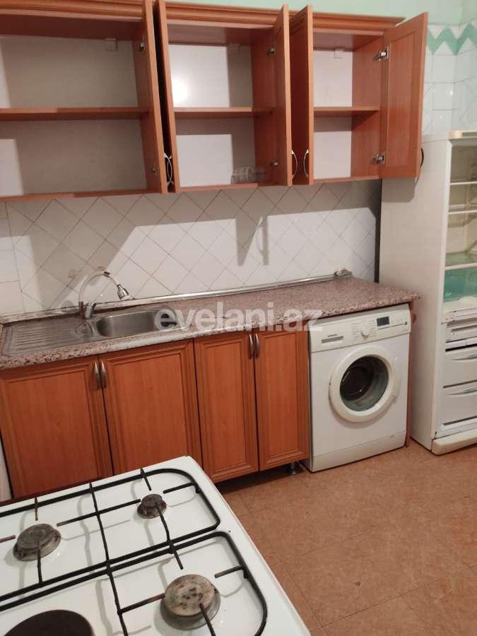 Kirayə verilir, köhnə tikili, 4 otaqlı, 81 m², Bakı, Binəqədi r, 8-ci mikrorayon q, Azadlıq prospekti m.