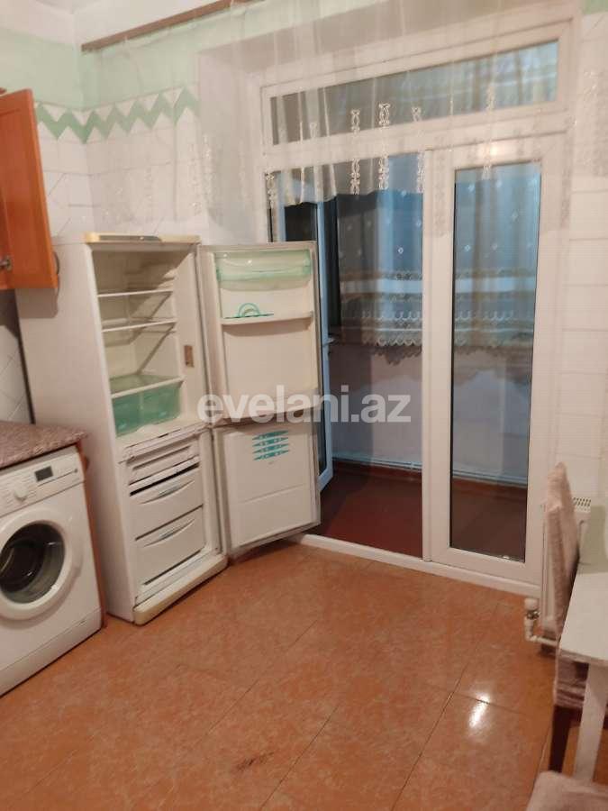 Kirayə verilir, köhnə tikili, 4 otaqlı, 81 m², Bakı, Binəqədi r, 8-ci mikrorayon q, Azadlıq prospekti m.
