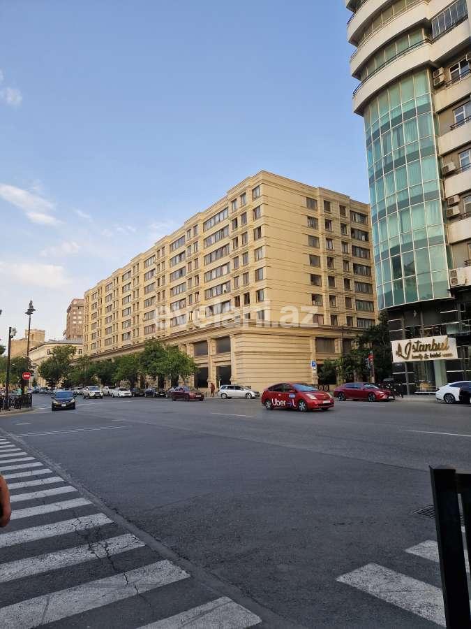 Satılır, köhnə tikili, 3 otaqlı, 80 m², Bakı, Nəsimi r, 28 may m.