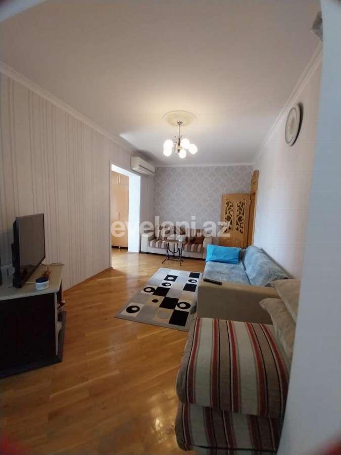 Sale, old building, 2 room, 60 m², Baku, Surakhani r, Gunashli d, Khalglar Doslugu m.