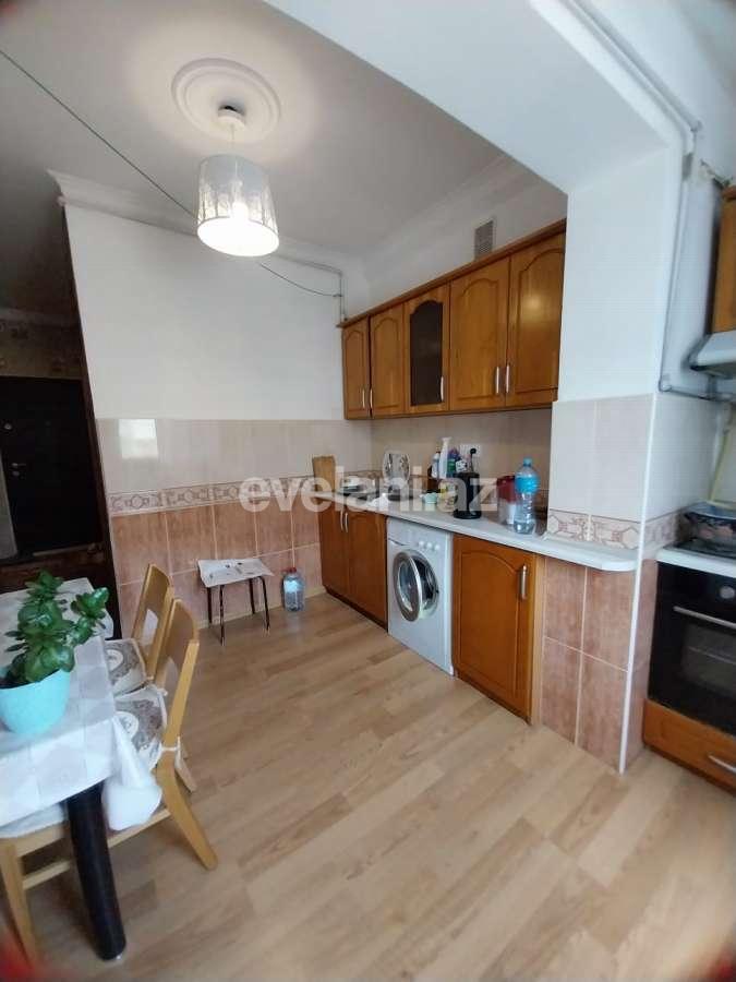 Sale, old building, 2 room, 60 m², Baku, Surakhani r, Gunashli d, Khalglar Doslugu m.