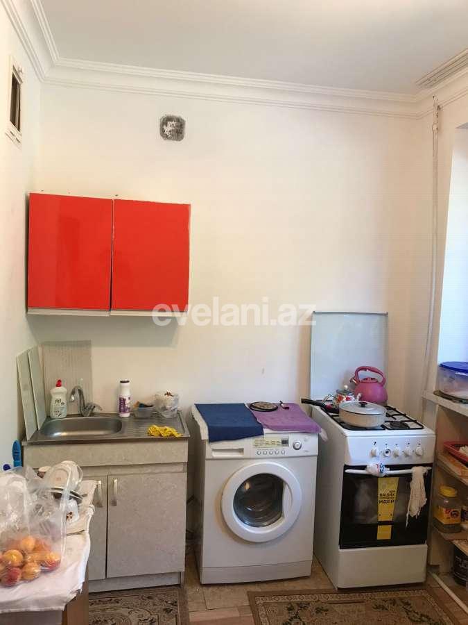 Satılır, köhnə tikili, 3 otaqlı, 75 m², Bakı, Binəqədi r, 7-ci mikrorayon q, Azadlıq prospekti m.