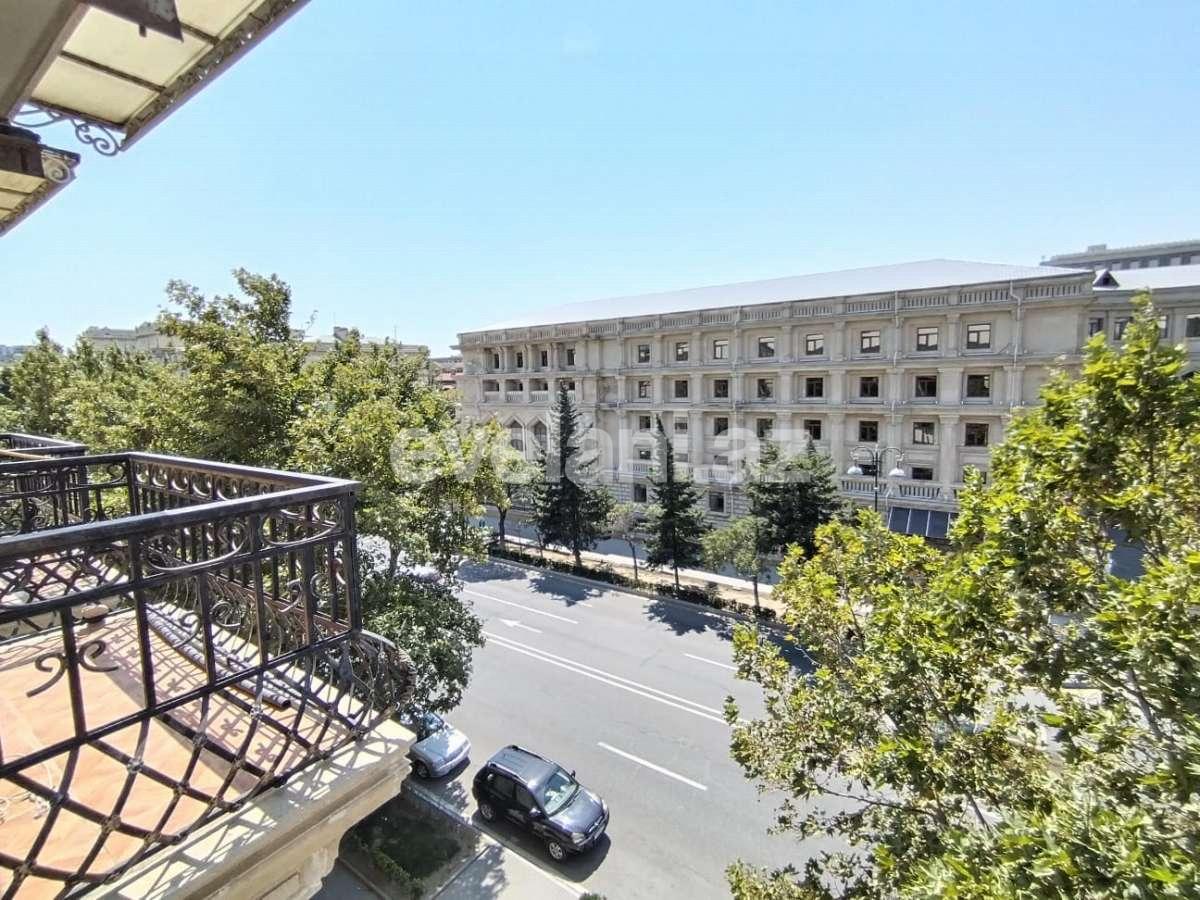 Sale, old building, 3 room, 80 m², Baku, Yasamal r, Elmlar Akademiyası m.