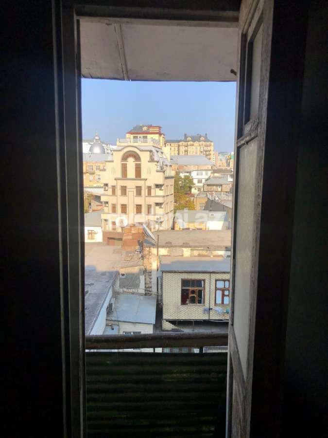 Satılır, köhnə tikili, 3 otaqlı, 77 m², Bakı, Səbail r, Sahil m.