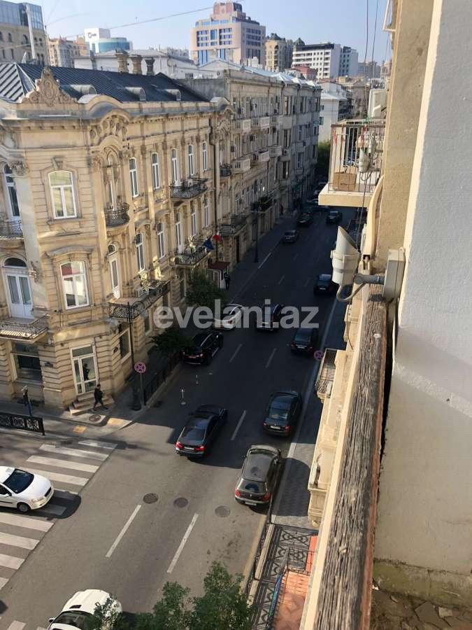 Satılır, köhnə tikili, 3 otaqlı, 77 m², Bakı, Səbail r, Sahil m.