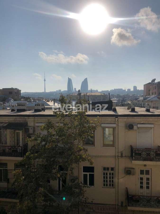 Satılır, köhnə tikili, 3 otaqlı, 77 m², Bakı, Səbail r, Sahil m.