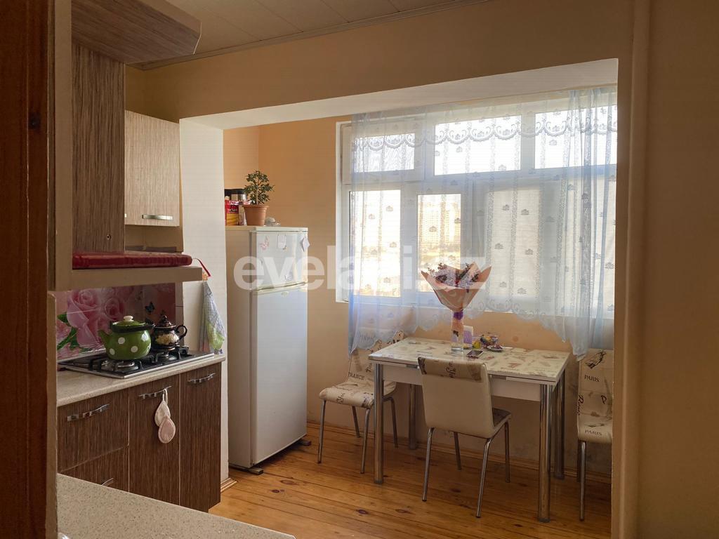 Sale, old building, 4 room, 70 m², Baku, Khatai r, Old Guneshli d, Hazi Aslanov m.