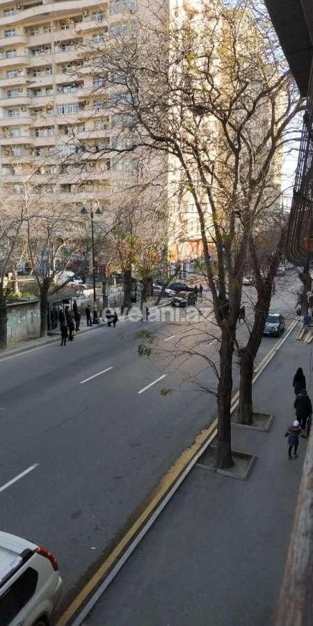 Satılır, köhnə tikili, 2 otaqlı, 80 m², Bakı, Yasamal r.