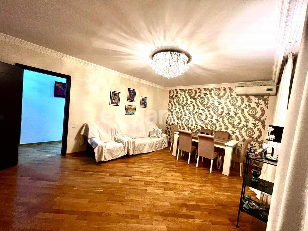 Satılır, köhnə tikili, 4 otaqlı, 100 m², Bakı, Nərimanov r, Nəriman Nərimanov m.