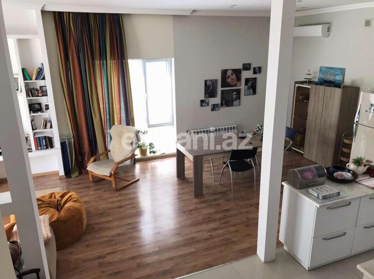 Satılır, həyət evi / bağ, 5 otaqlı, 200 m², Bakı, Səbail r, Badamdar q.