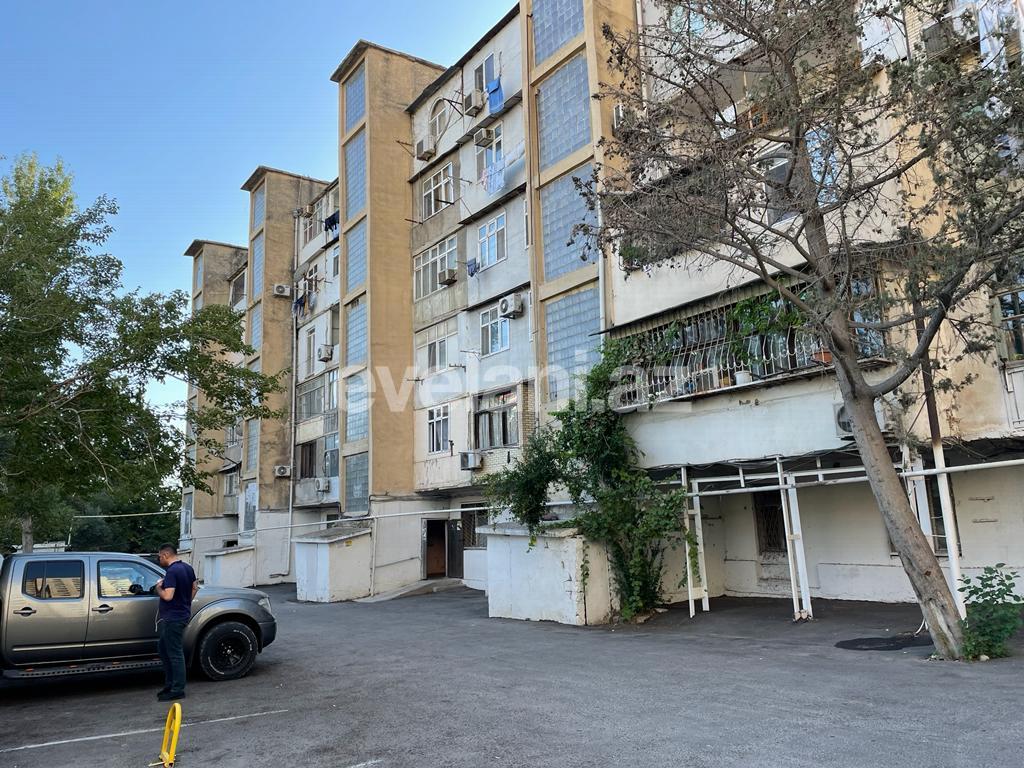 Satılır, köhnə tikili, 2 otaqlı, 50 m², Bakı, Xətai r, Əhmədli q, Həzi Aslanov m.