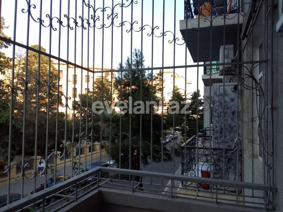 Rent, old building, 4 room, 130 m², Baku, Sabail r, Icheri Sheher m.