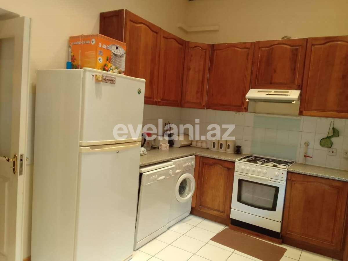 Rent, old building, 4 room, 130 m², Baku, Sabail r, Icheri Sheher m.