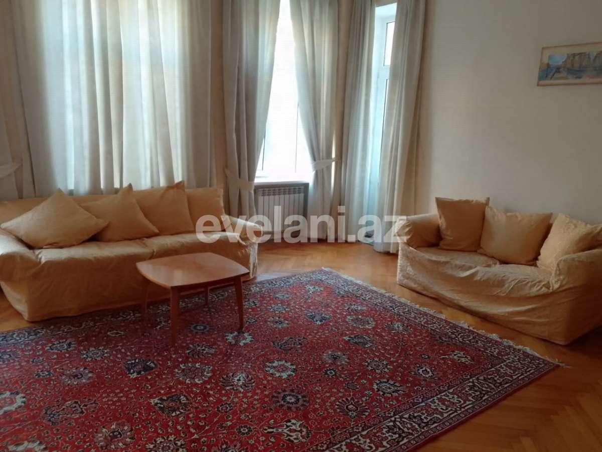 Rent, old building, 4 room, 130 m², Baku, Sabail r, Icheri Sheher m.