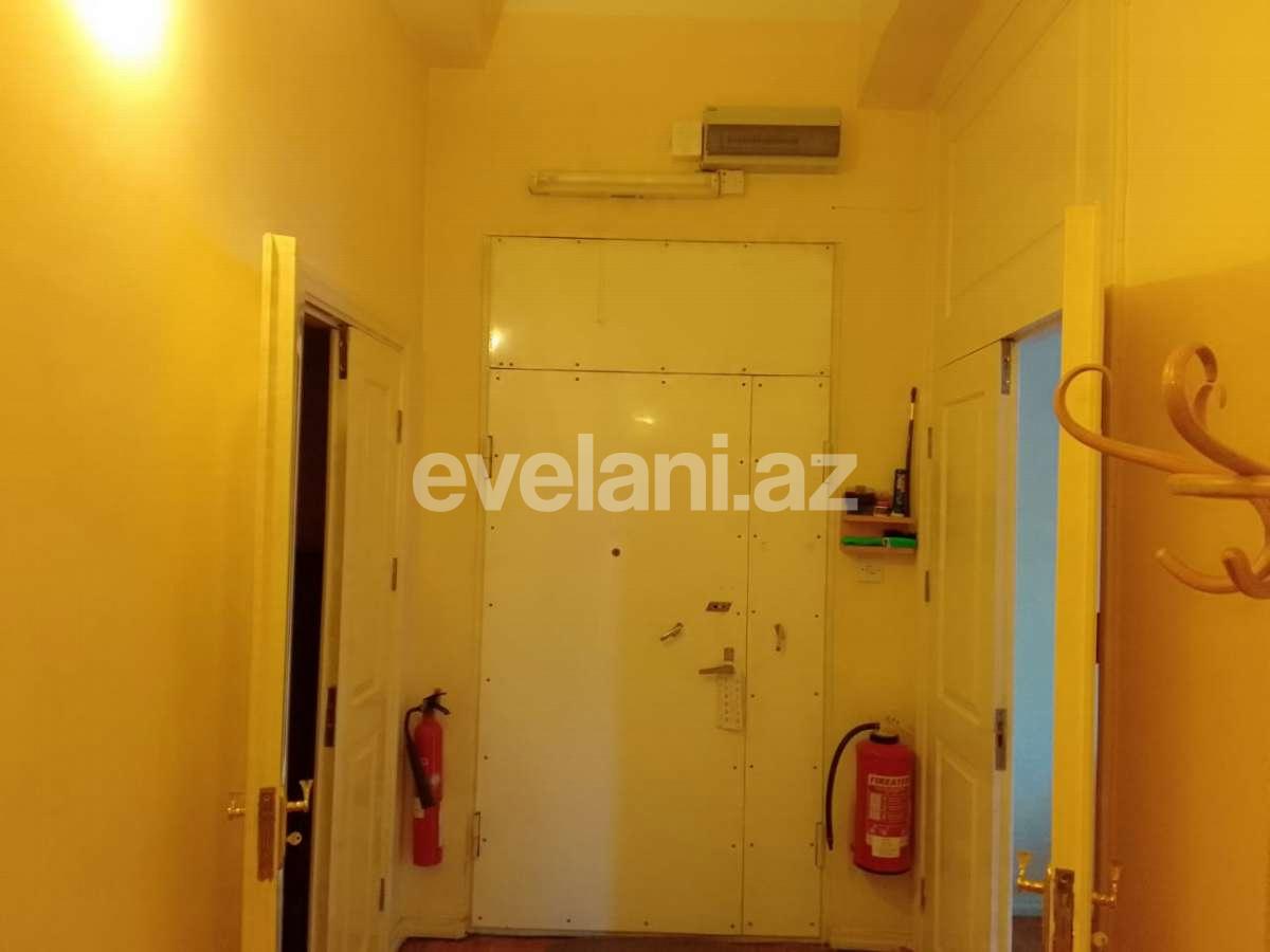 Rent, old building, 4 room, 130 m², Baku, Sabail r, Icheri Sheher m.