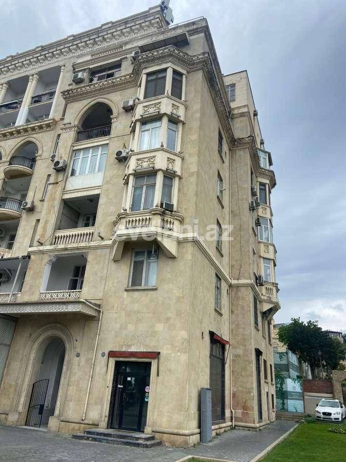 Kirayə verilir, köhnə tikili, 3 otaqlı, 91 m², Bakı, Səbail r, İçəri Şəhər m.