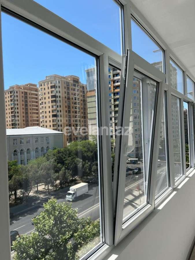 Kirayə verilir, köhnə tikili, 2 otaqlı, 60 m², Bakı, Binəqədi r, 8-ci mikrorayon q, Azadlıq prospekti m.