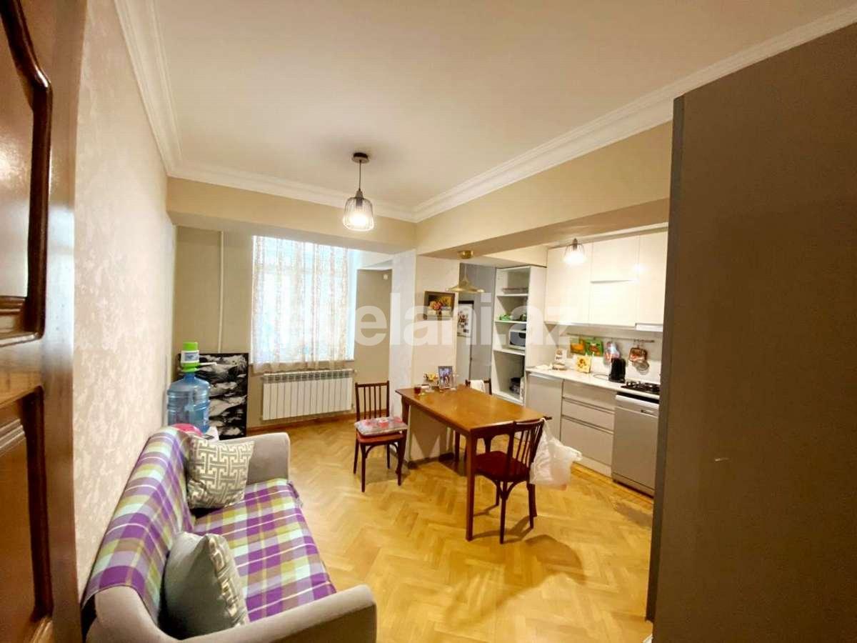 Satılır, köhnə tikili, 3 otaqlı, 110 m², Bakı, Yasamal r, İçəri Şəhər m.