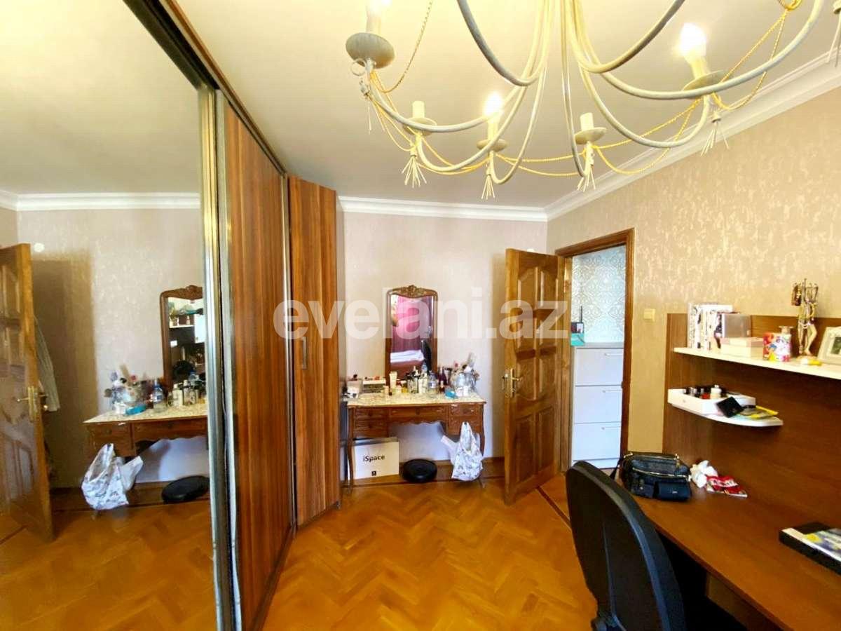 Satılır, köhnə tikili, 3 otaqlı, 110 m², Bakı, Yasamal r, İçəri Şəhər m.