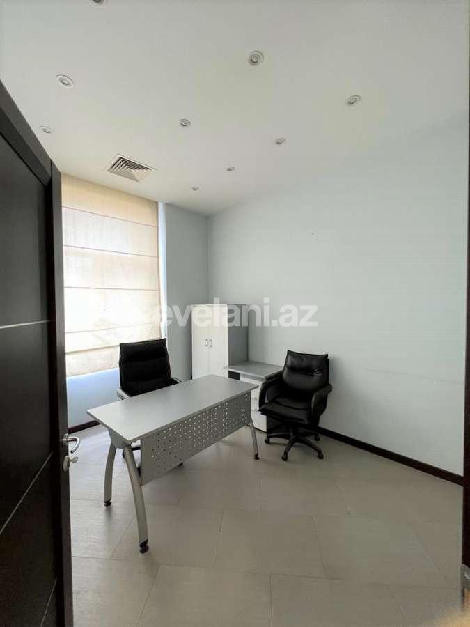 Сдаётся, офис, 4-комнаты, 150 m², Баку, Сабаильский r, Сахил m.