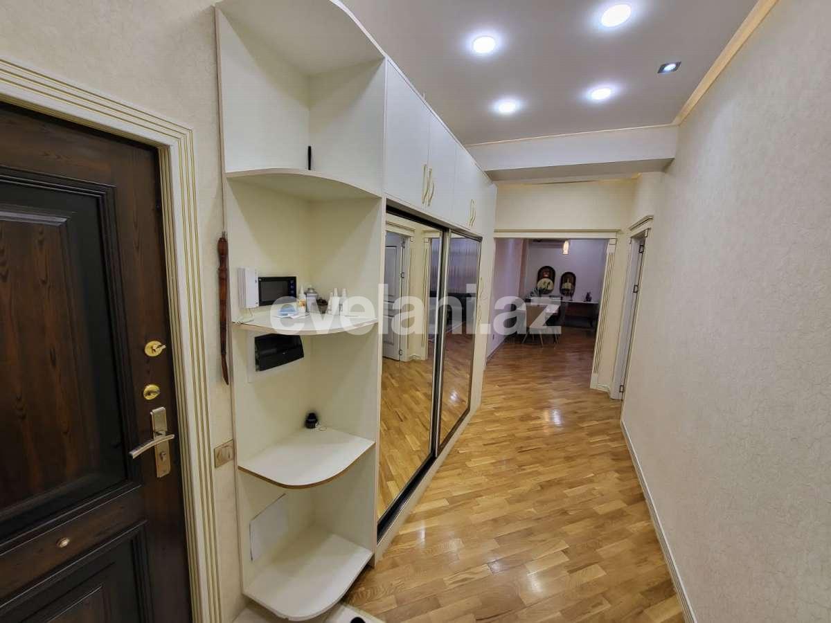 Satılır, yeni tikili, 4 otaqlı, 132 m², Bakı, Nəsimi r, 4-cü mikrorayon q, Nəsimi m.