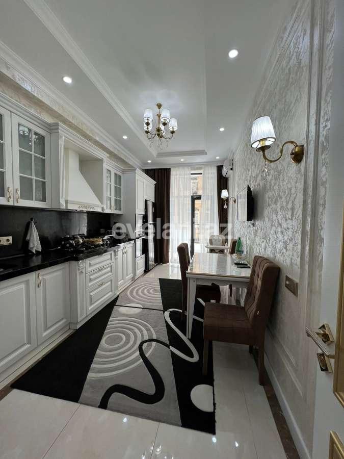 Satılır, yeni tikili, 4 otaqlı, 180 m², Bakı, Xətai r, Şah İsmayıl Xətai m.