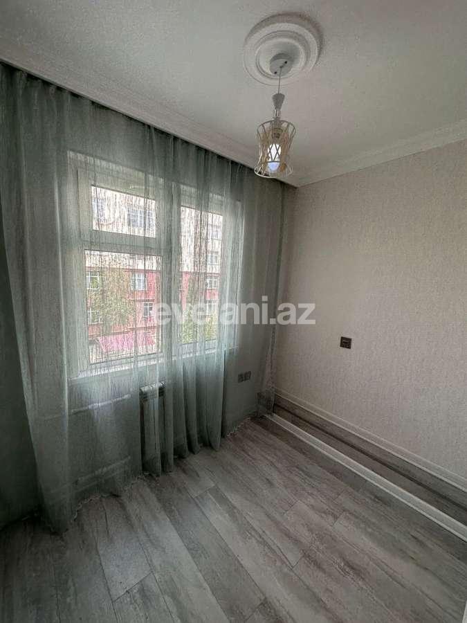 Satılır, köhnə tikili, 3 otaqlı, 60 m², Bakı, Nizami r, Xalqlar Dostluğu m.
