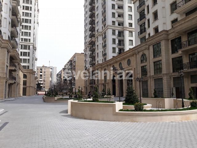Satılır, yeni tikili, 4 otaqlı, 200 m², Bakı, Yasamal r, Elmlər Akademiyası m.