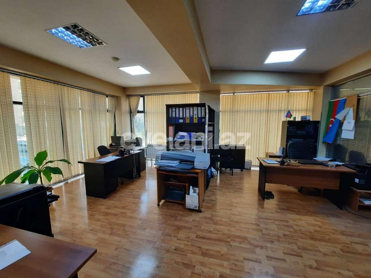 Kirayə verilir, ofis, 4 otaqlı, 180 m², Bakı, Xətai r, Şah İsmayıl Xətai m.