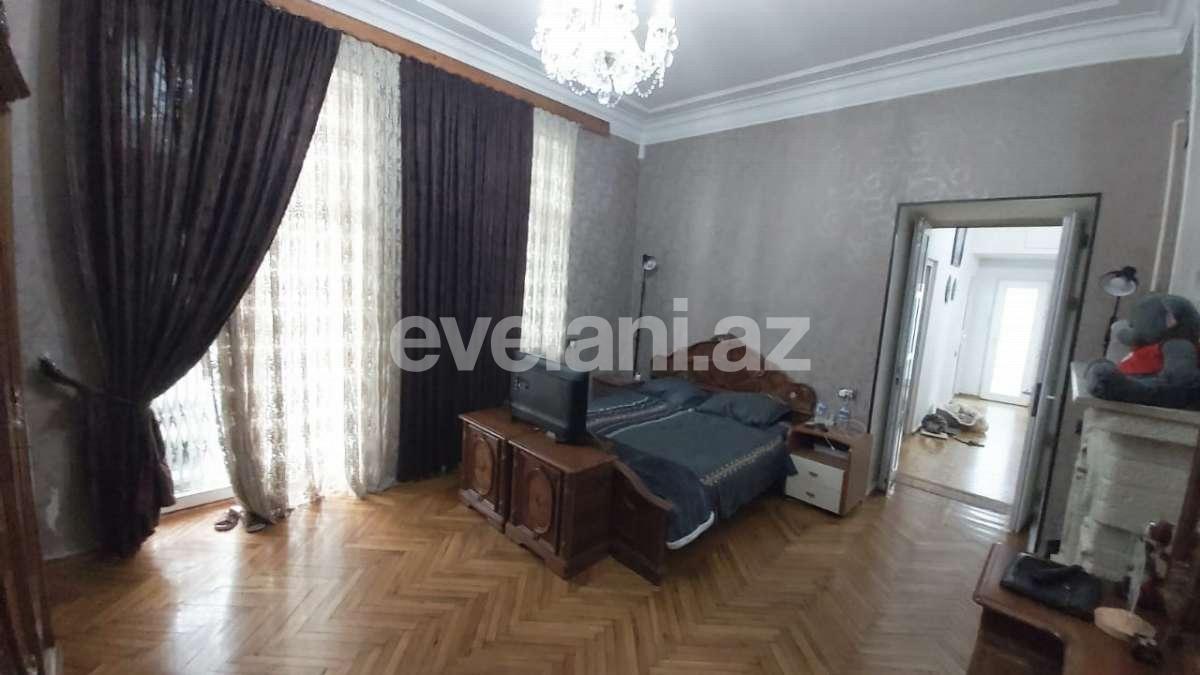 Satılır, köhnə tikili, 4 otaqlı, 113 m², Bakı, Yasamal r, Nizami m.