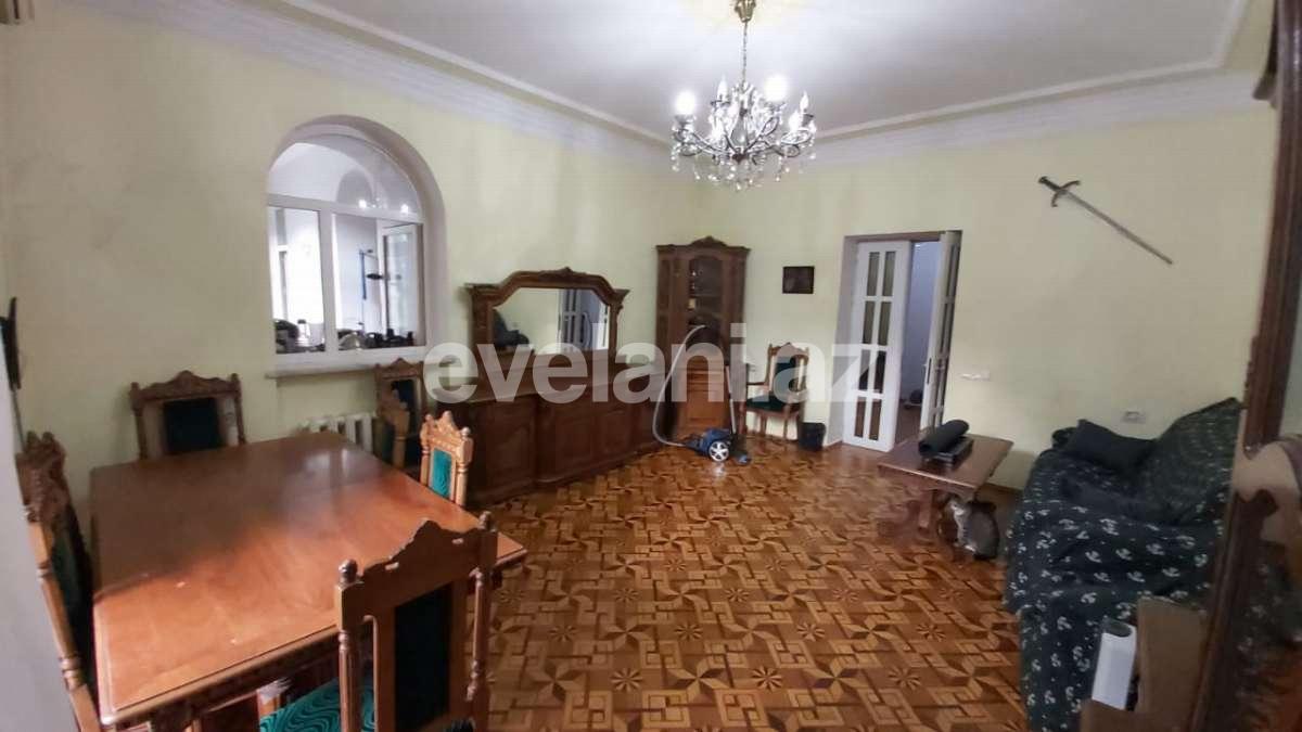 Satılır, köhnə tikili, 4 otaqlı, 113 m², Bakı, Yasamal r, Nizami m.