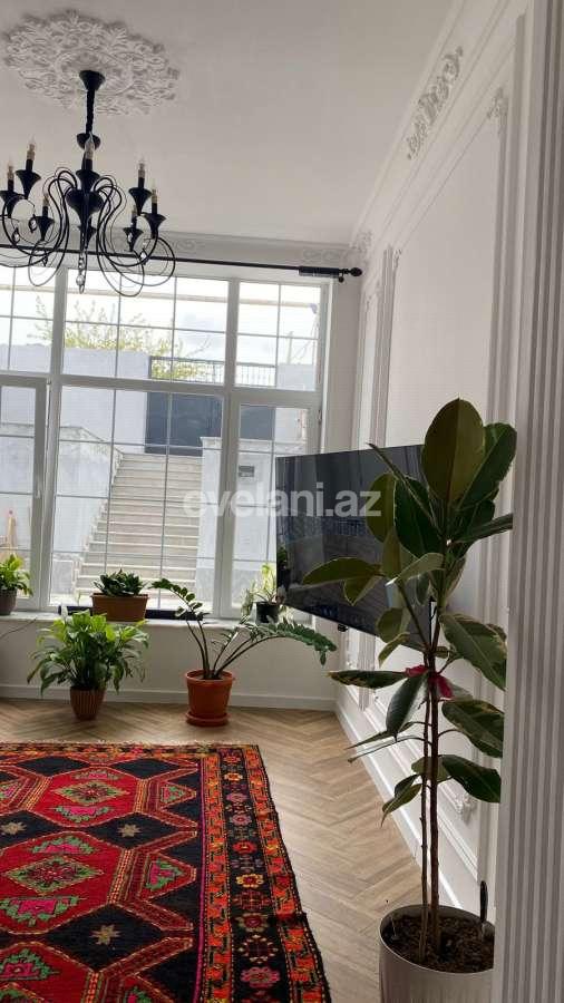 Satılır, həyət evi / bağ, 6 otaqlı, 210 m², Bakı, Səbail r, Badamdar q.