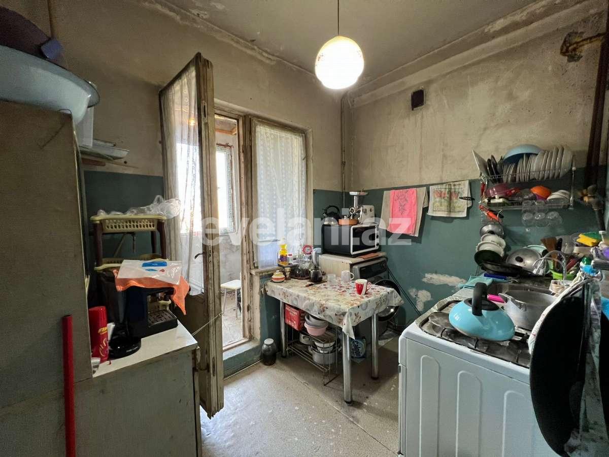 Satılır, köhnə tikili, 1 otaqlı, 40 m², Bakı, Yasamal r, İnşaatçılar m.