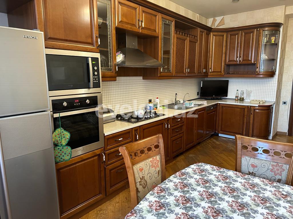 Kirayə verilir, yeni tikili, 2 otaqlı, 106 m², Bakı, Nəsimi r, 8 Noyabr m.