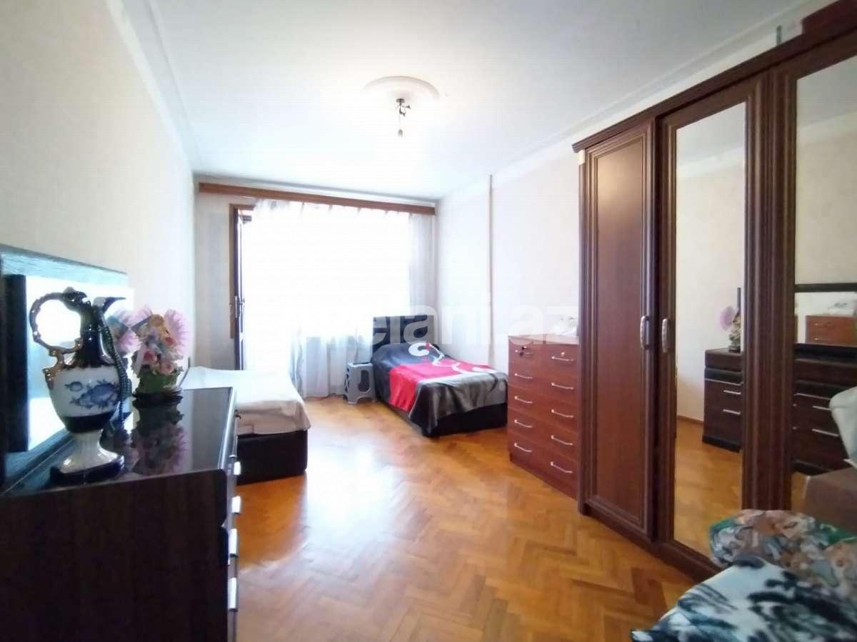 Sale, old building, 4 room, 110 m², Baku, Yasamal r, Elmlar Akademiyası m.