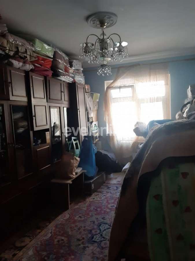 Satılır, köhnə tikili, 4 otaqlı, 100 m², Bakı, Yasamal r, Elmlər Akademiyası m.