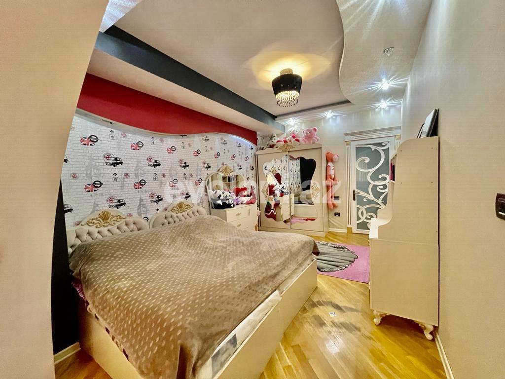 Satılır, yeni tikili, 3 otaqlı, 131 m², Bakı, Nizami r, Neftçilər m.