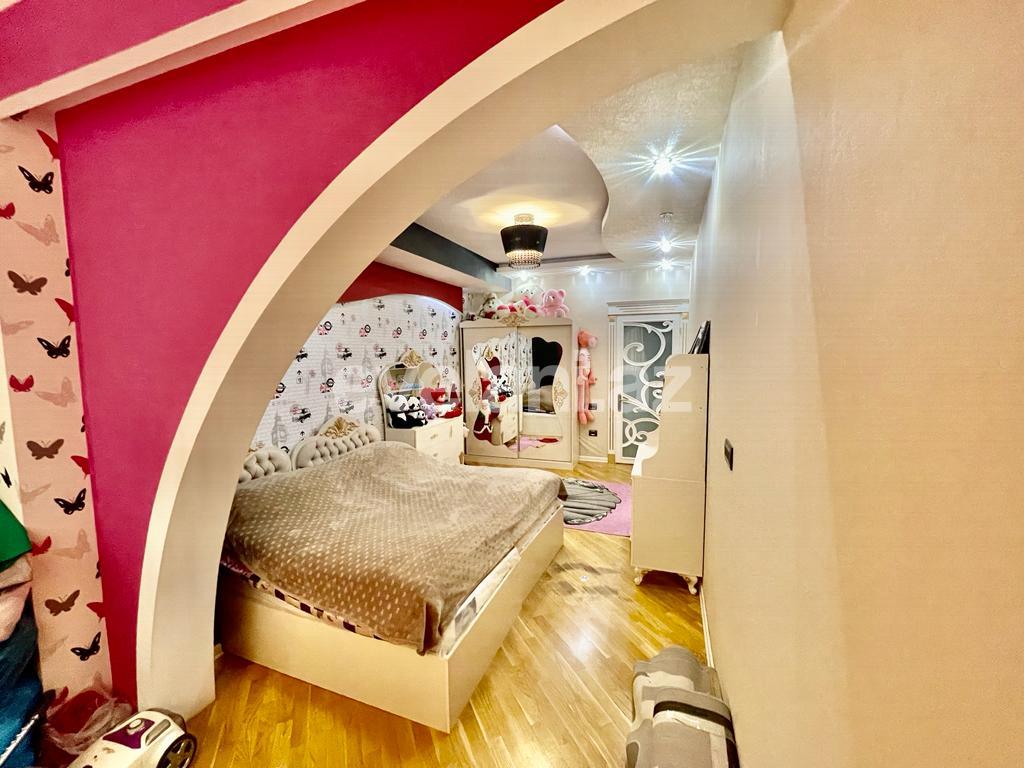 Satılır, yeni tikili, 3 otaqlı, 131 m², Bakı, Nizami r, Neftçilər m.