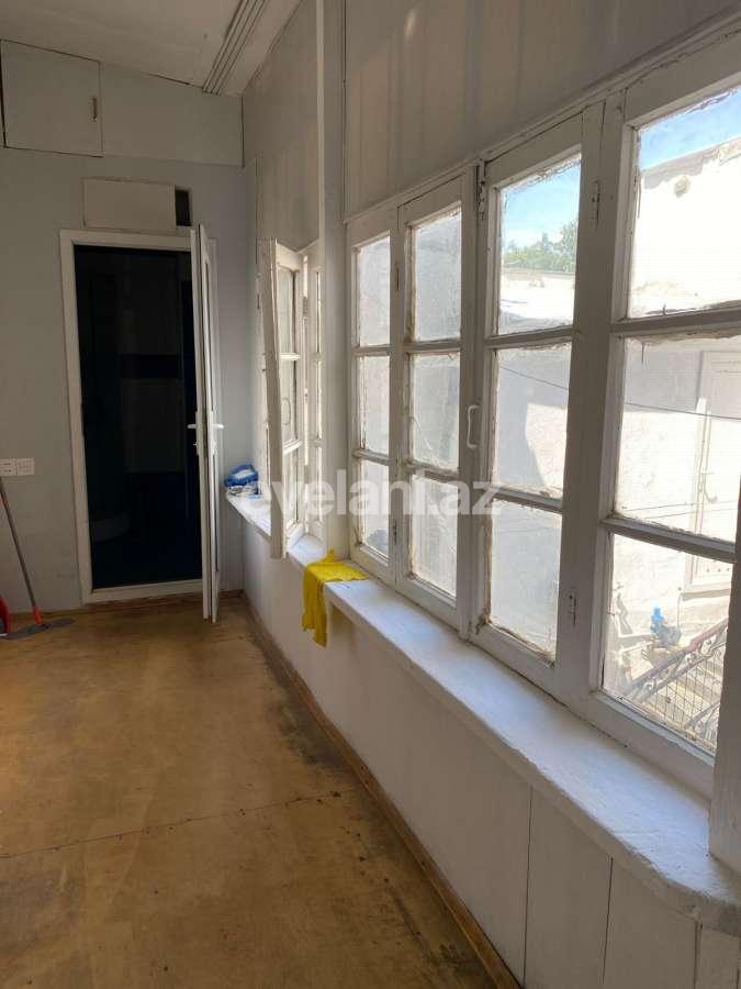 Satılır, köhnə tikili, 7 otaqlı, 145 m², Bakı, Səbail r, Sahil m.