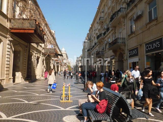 Satılır, köhnə tikili, 7 otaqlı, 145 m², Bakı, Səbail r, Sahil m.