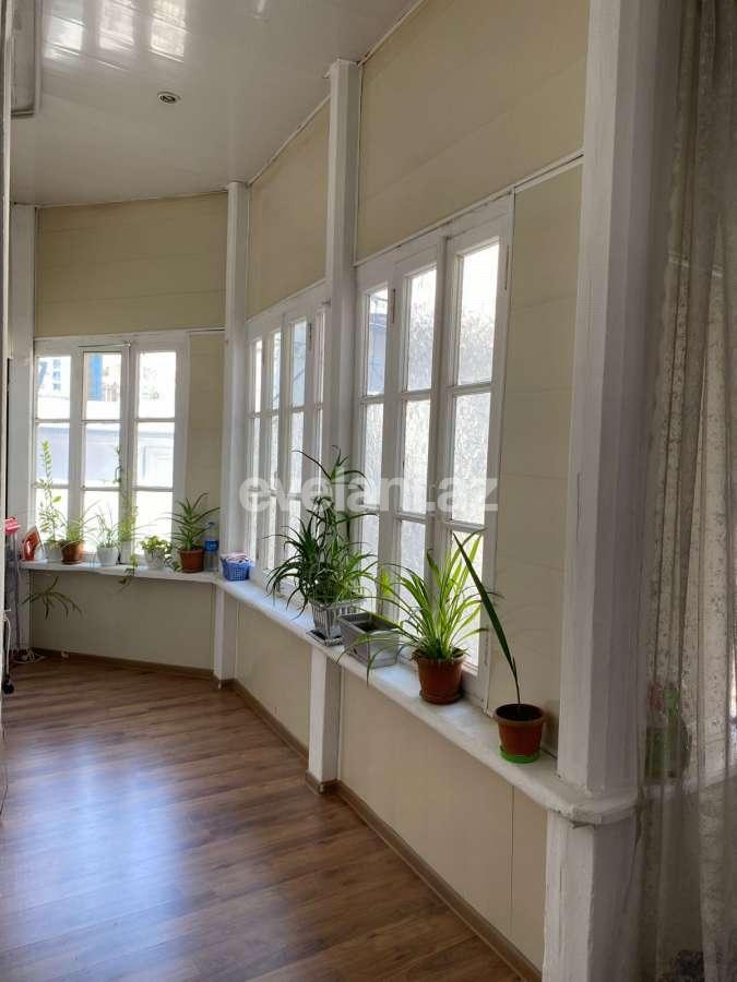 Satılır, köhnə tikili, 7 otaqlı, 145 m², Bakı, Səbail r, Sahil m.