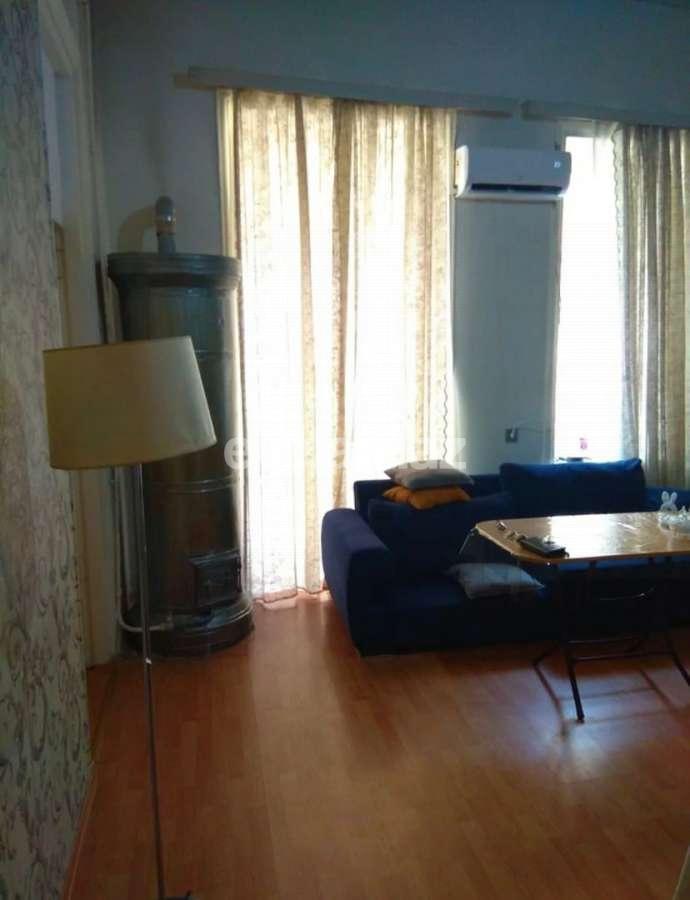 Satılır, köhnə tikili, 7 otaqlı, 145 m², Bakı, Səbail r, Sahil m.