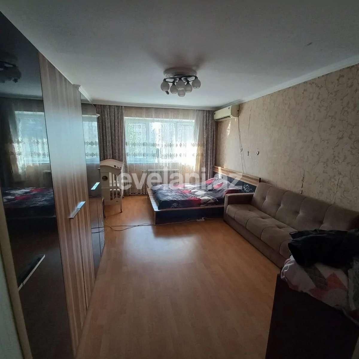 Satılır, köhnə tikili, 3 otaqlı, 80 m², Bakı, Sabunçu r, Bakıxanov q, Neftçilər m.