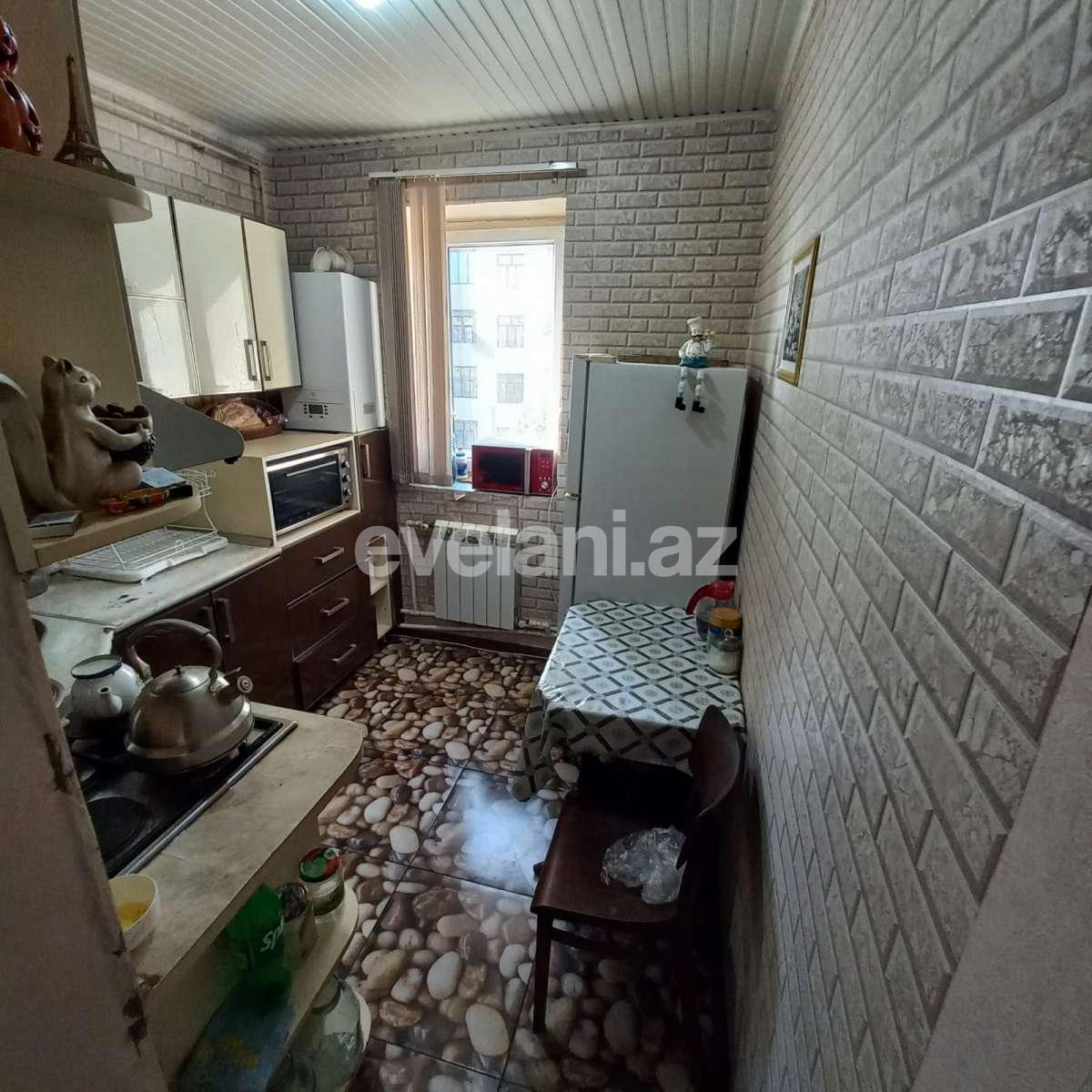 Satılır, köhnə tikili, 3 otaqlı, 80 m², Bakı, Sabunçu r, Bakıxanov q, Neftçilər m.
