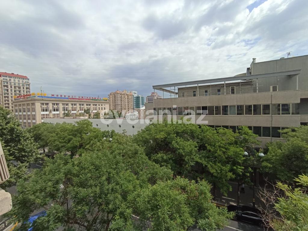 Rent, old building, 3 room, 75 m², Baku, Sabail r.