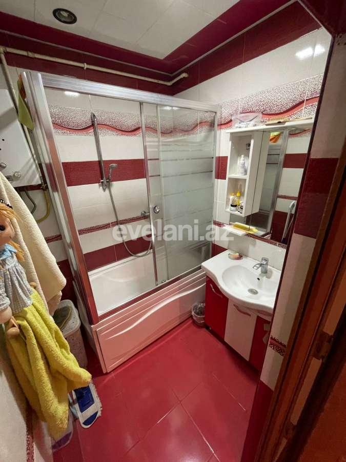 Satılır, köhnə tikili, 2 otaqlı, 60 m², Bakı, Binəqədi r, 8-ci mikrorayon q, Azadlıq prospekti m.