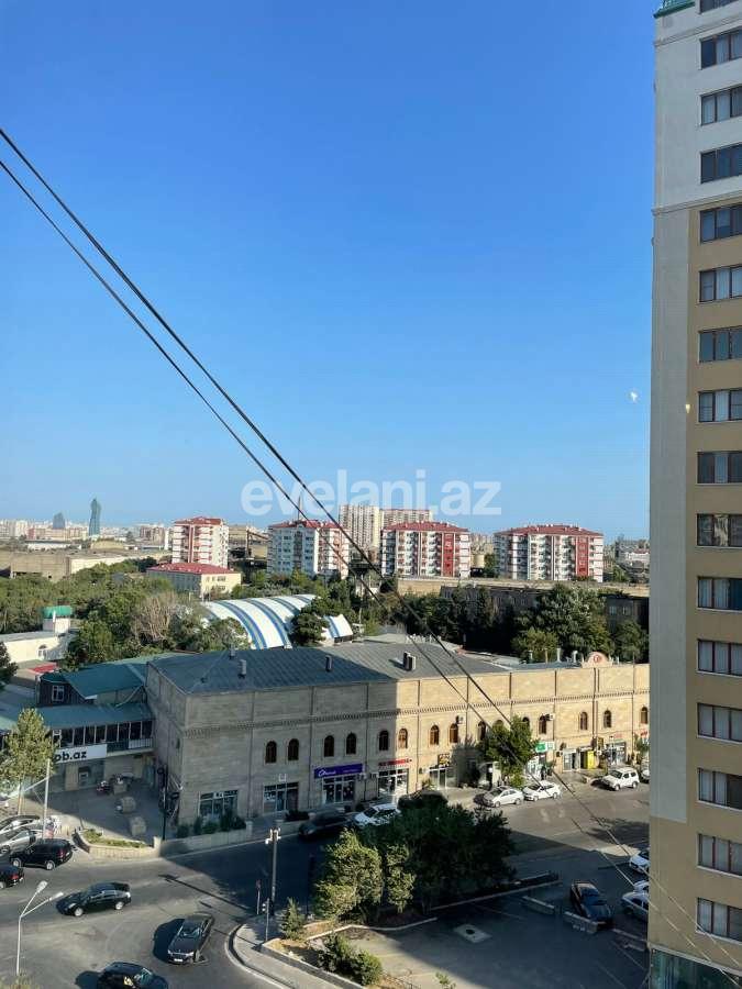 Satılır, köhnə tikili, 2 otaqlı, 60 m², Bakı, Binəqədi r, 8-ci mikrorayon q, Azadlıq prospekti m.