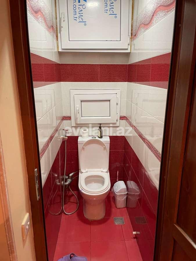 Satılır, köhnə tikili, 2 otaqlı, 60 m², Bakı, Binəqədi r, 8-ci mikrorayon q, Azadlıq prospekti m.